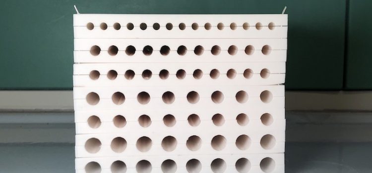New materials to help wild bees: Research and 3D printing of new nesting boxes for the Vivaio